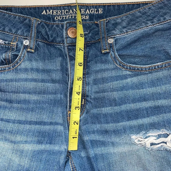 American Eagle Medium Wash Button Fly Destructed Tomgirl Jeans 2 X-long Women’s - Picture 9 of 13